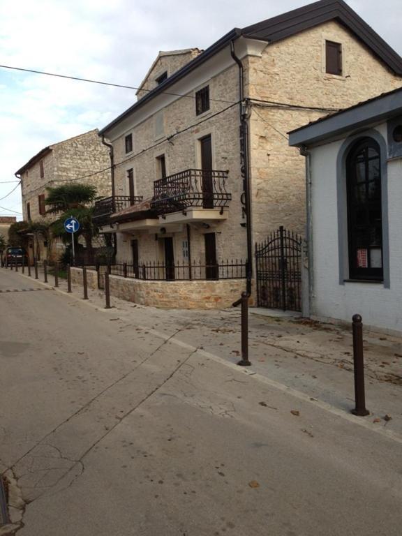 Rooms Grof Tar-Vabriga Esterno foto